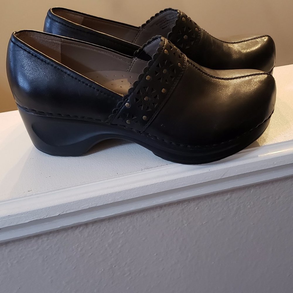 New, SANITA Womens Shoes Black Riveted Clogs Slip On Work 37 EUR 6 1/2 - 7 US